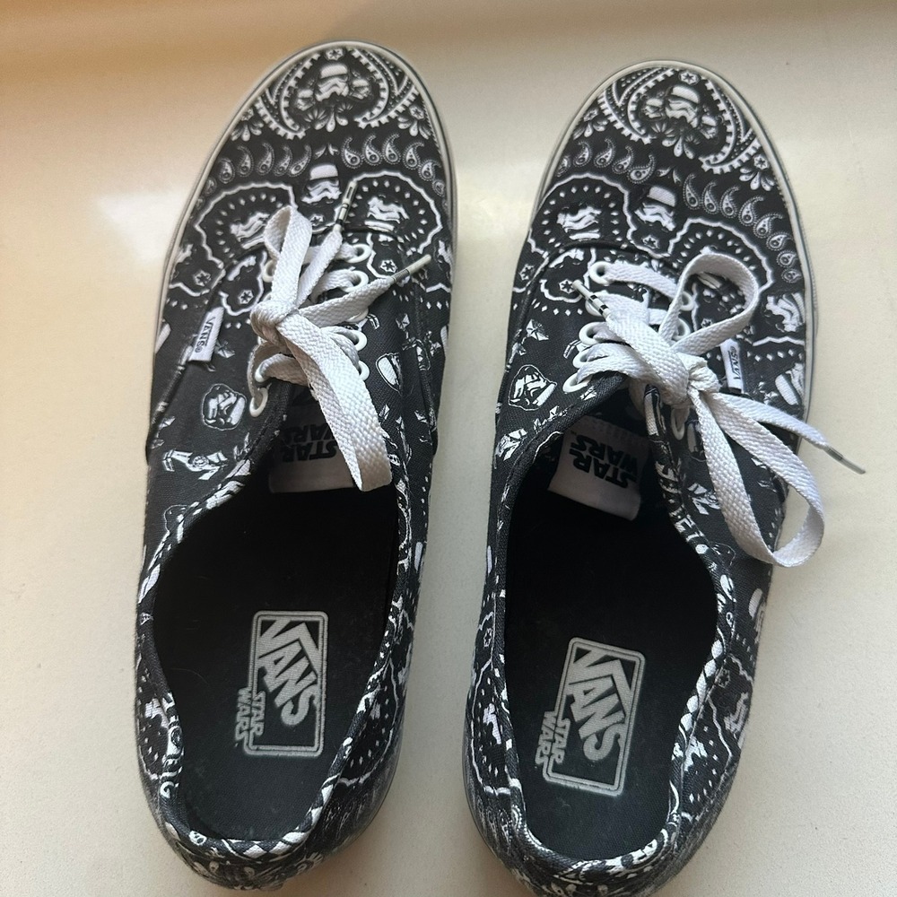 Vans Star Wars Stormtrooper Paisley Bandana Authentic Shoes Mens 11 Black White - Picture 2 of 8